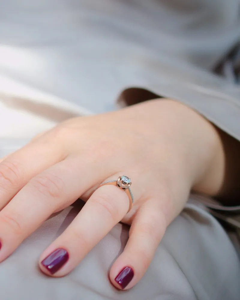 Ongles effet chrome miroir argenté réalisés à Roanne